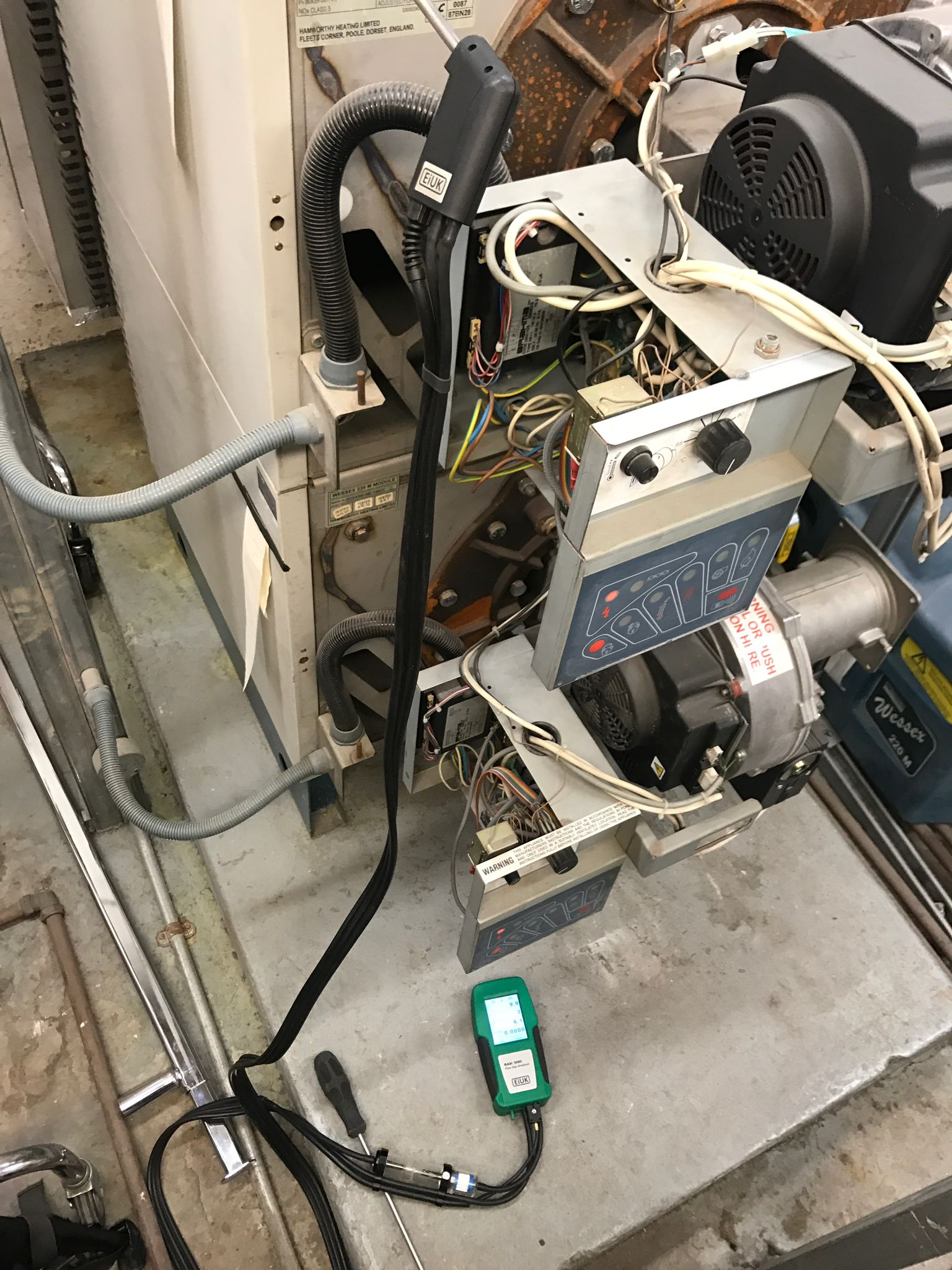 gas safe registered engineer near me East Ham, E6